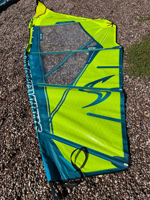 
                  
                    Load image into Gallery viewer, 2021 Simmer Black Tip 4.0 m2 Used windsurfing sails
                  
                