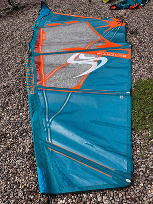 
                  
                    Load image into Gallery viewer, 2023 Simmer Black Tip 4.5 m2 Used windsurfing sails
                  
                