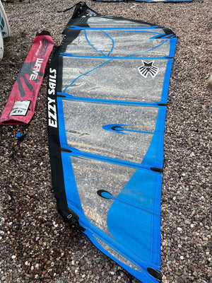 
                  
                    Load image into Gallery viewer, 2006 Ezzy Wave SE 4.7 m2 Used windsurfing sails
                  
                