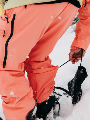 
                  
                    Load image into Gallery viewer, BURTON AK SWASH GORE TEX 2L SNOWBOARD PANT - REEF PINK - 2025 SNOWBOARD PANTS
                  
                