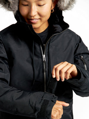 
                  
                    Load image into Gallery viewer, BURTON WOMENS SAXTON PARKA SNOWBOARD JACKET - TRUE BLACK - 2025 SNOWBOARD JACKETS
                  
                