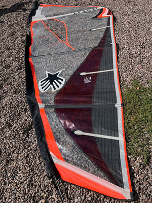 
                  
                    Load image into Gallery viewer, 2016 Ezzy Elite 4.7 m2 Used windsurfing sails
                  
                