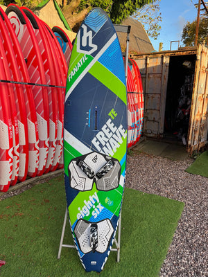 
                  
                    Load image into Gallery viewer, 2014 Fanatic Freewave 86 Used windsurfing boards
                  
                