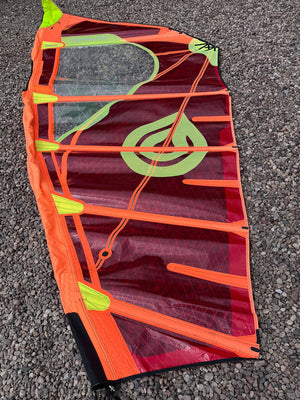 
                  
                    Load image into Gallery viewer, 2023 Goya Eclipse X Pro 3.7 m2 (foot panel ) Used windsurfing sails
                  
                