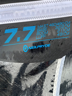 
                  
                    Load image into Gallery viewer, 2013 Neilpryde Hellcat 7.7 m2 Used windsurfing sails
                  
                