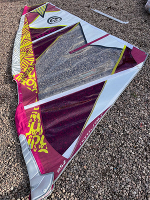 
                  
                    Load image into Gallery viewer, 2014 North Soul wave 5.2 m2 Used windsurfing sails
                  
                